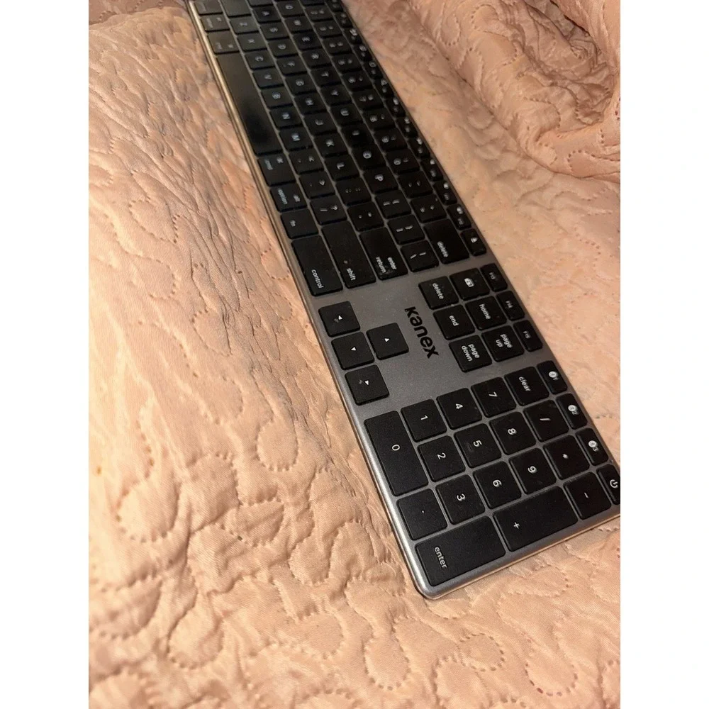 Kanex MultiSync Wireless Keyboard Mac iOS Bluetooth Sync 4 Devices K166-1102